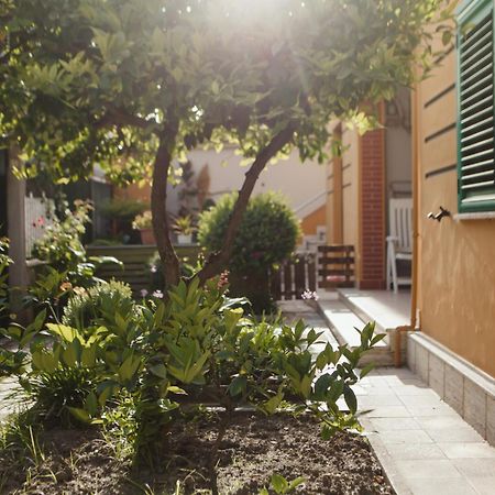 Rare Durres Apartment With Private Parking & Garden מראה חיצוני תמונה