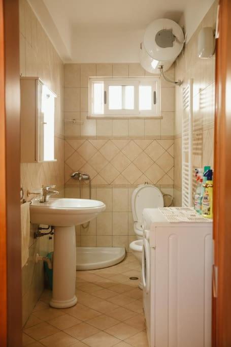 Rare Durres Apartment With Private Parking & Garden מראה חיצוני תמונה
